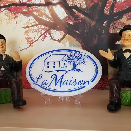 La Maison - شقة *